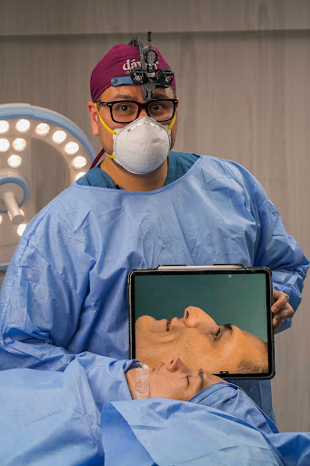 Dr. Miguel Davila / Cirujano Plastico