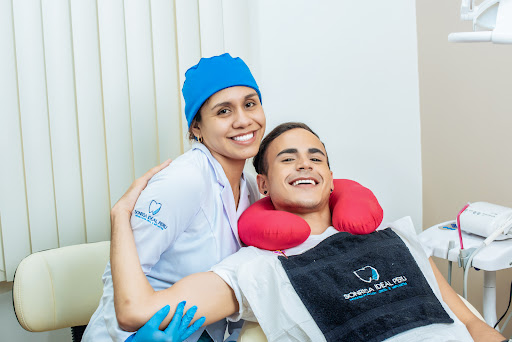 Especialistas en Implantes dentales Lima