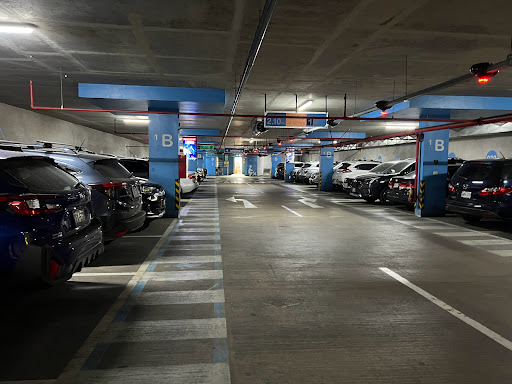 Estacionamiento Subterráneo Kennedy